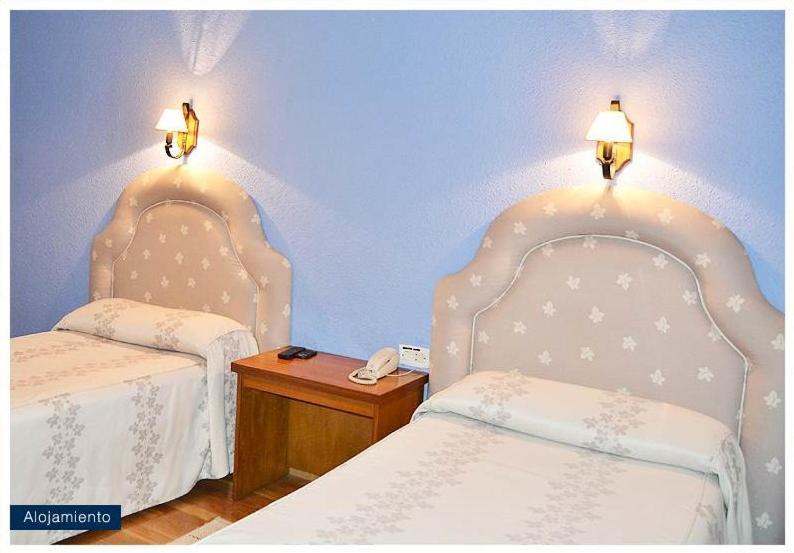 Hotel Las Caldas Las Caldas De Besaya Exteriör bild