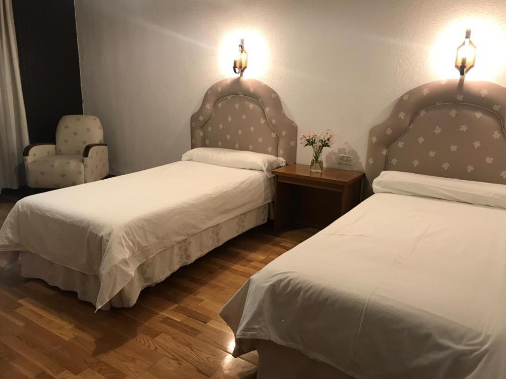 Hotel Las Caldas Las Caldas De Besaya Exteriör bild